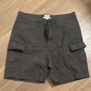 L.L. Bean Women’s Comfort Alloy Gray Cargo Shorts BNWOT Size 10